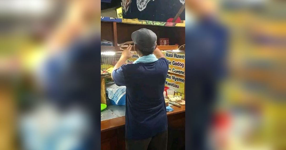 Kisah Hidup Pakdhe Nurdin, Dulunya Hidup Bak Preman Sekarang Jadi Maestro Nasi Goreng