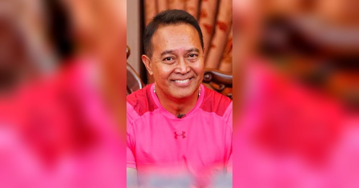 Momen Bahagia Eks Panglima TNI & Istri Becengkrama sama Cucu 'Opa-Opa Gagah'