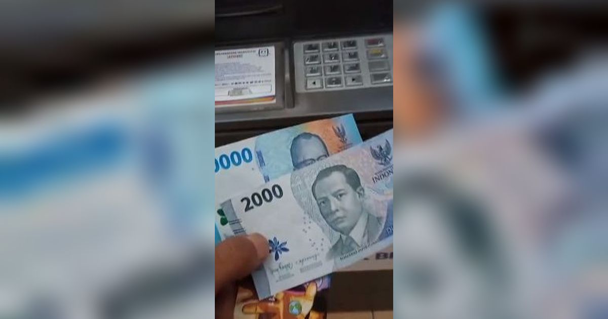 Viral Video Pria Tarik Uang di ATM Rp 100 Ribu,  Keluarnya Malah Rp 52 Ribu