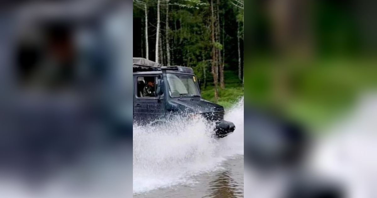Perwira Marinir Jajal Ketangguhan Truk Unimog di Medan Berat, Terabas Sungai
