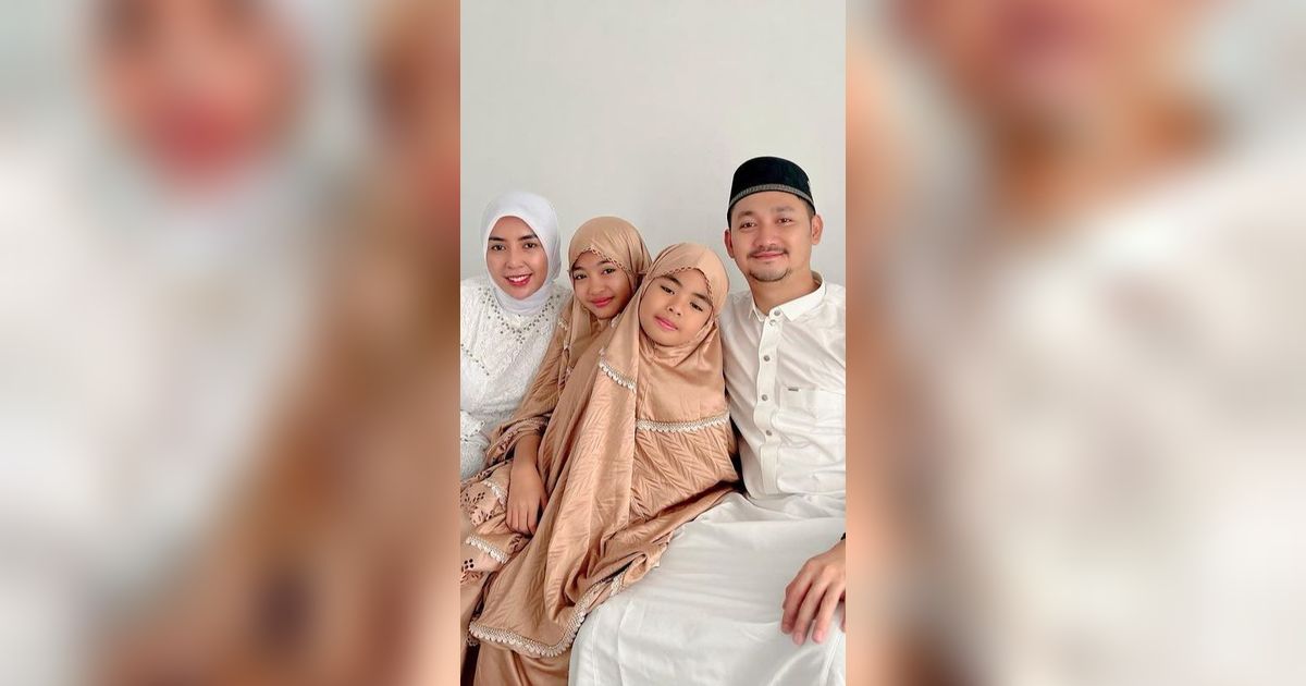 Potret Angga Wijaya Mantan Suami Dewi Perssik Bareng Anak Sambung, Akrab
