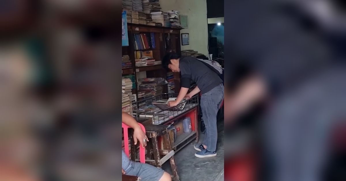 Berada di Dalam Gang, Toko Buku Legendaris di Ciputat Ini Menolak Tergerus Zaman