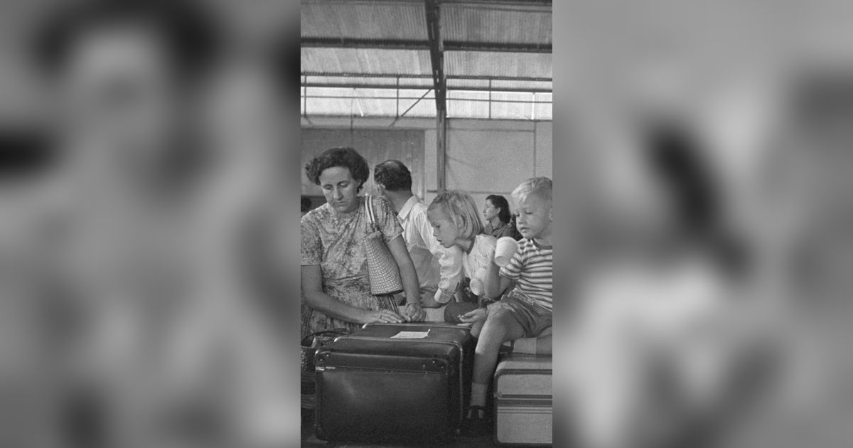 Potret Lawas Orang Belanda Diusir dari Indonesia Tahun 1957, Berbondong-bondong Naik Kapal Laut