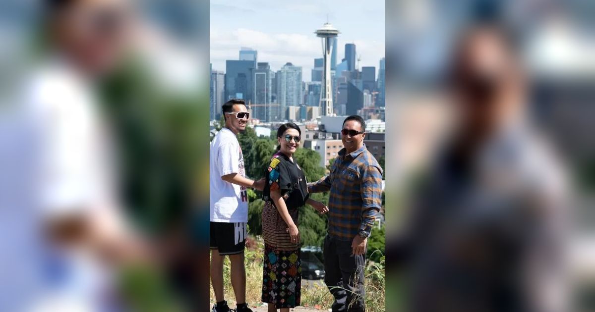 Potret Eks Panglima TNI Jalan-Jalan di Seattle Amerika Bersama Anak & Istri, Tak Sengaja Bertemu Teman SMA