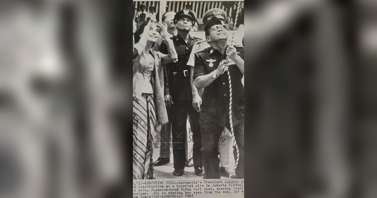 Potret Lawas Bung Karno & Dewi Soekarno di Pembangunan RS, Beberapa Bulan Pasca G30S