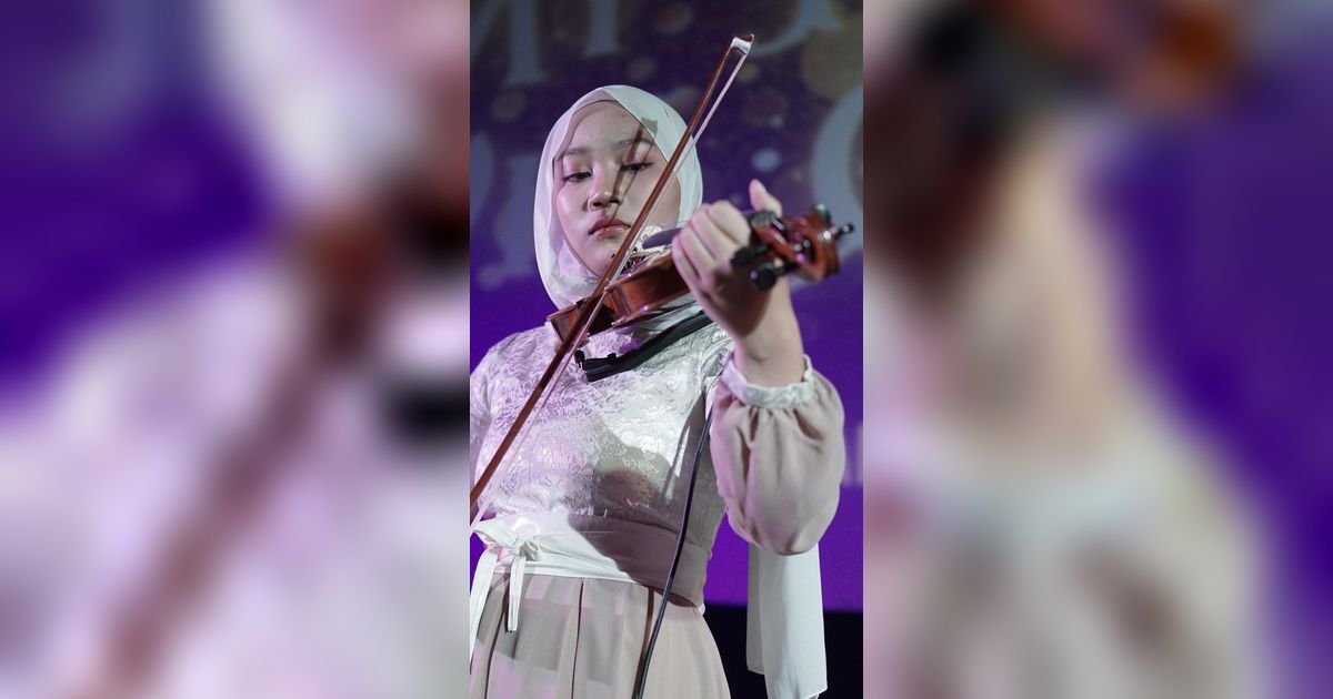 Berbakat, Intip Momen Zara Anak Ridwan Kamil Main Biola di Konser