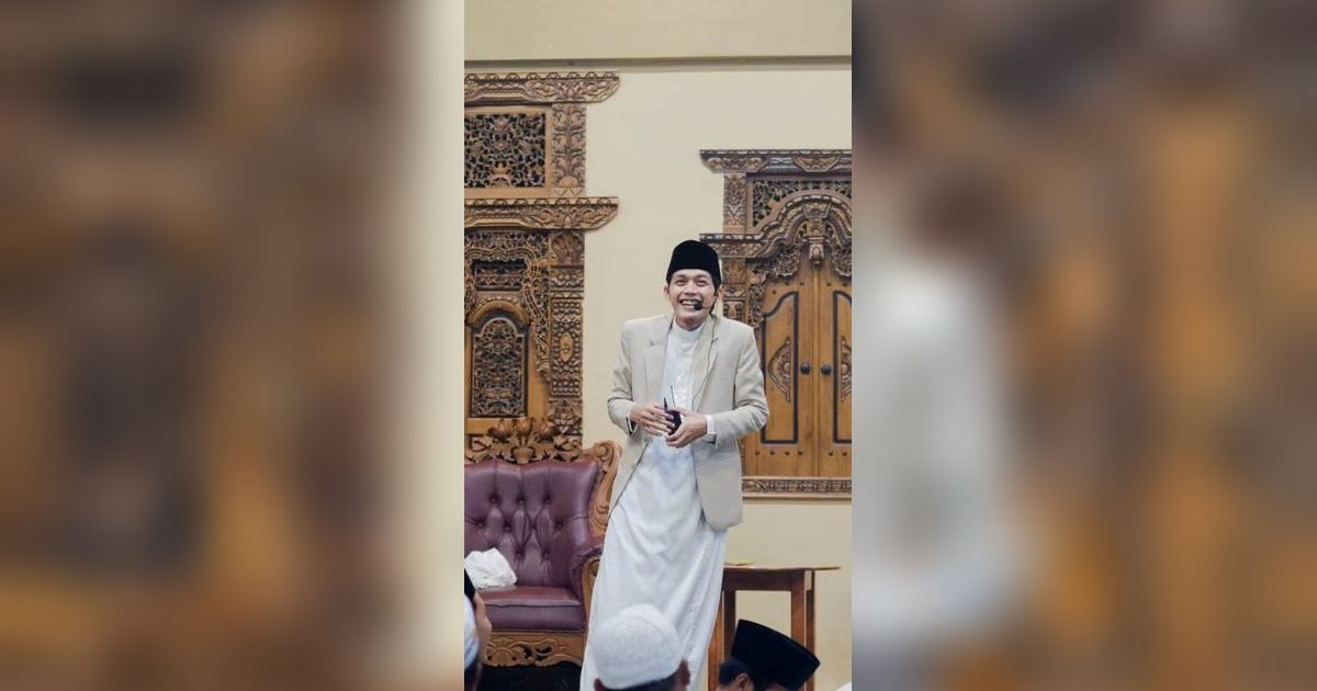 Sisi Lain Gus Iqdam Penceramah Muda Viral Asal Blitar, Bapak Satu Anak yang Romantis