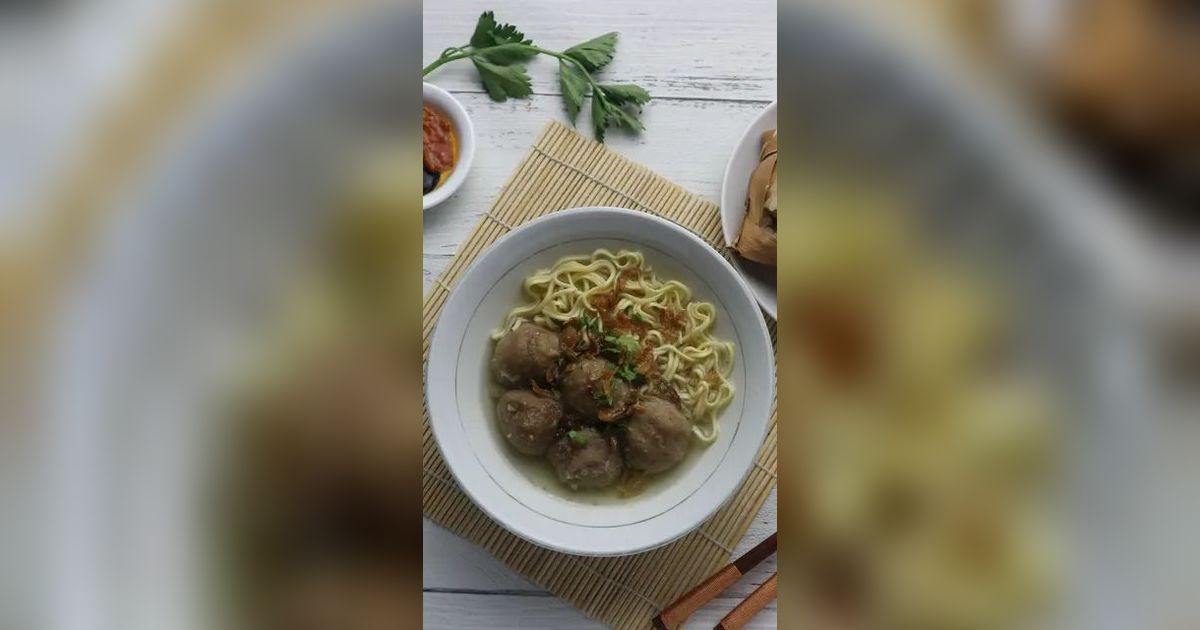 Penjual Bakso Tertidur di Dekat Panci Panas Ini Bikin Miris, Diduga Kelelahan