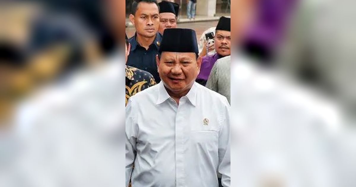 VIDEO: Viral Baliho Prabowo di Kompleks Tentara Langsung Dicopot Oleh TNI AU