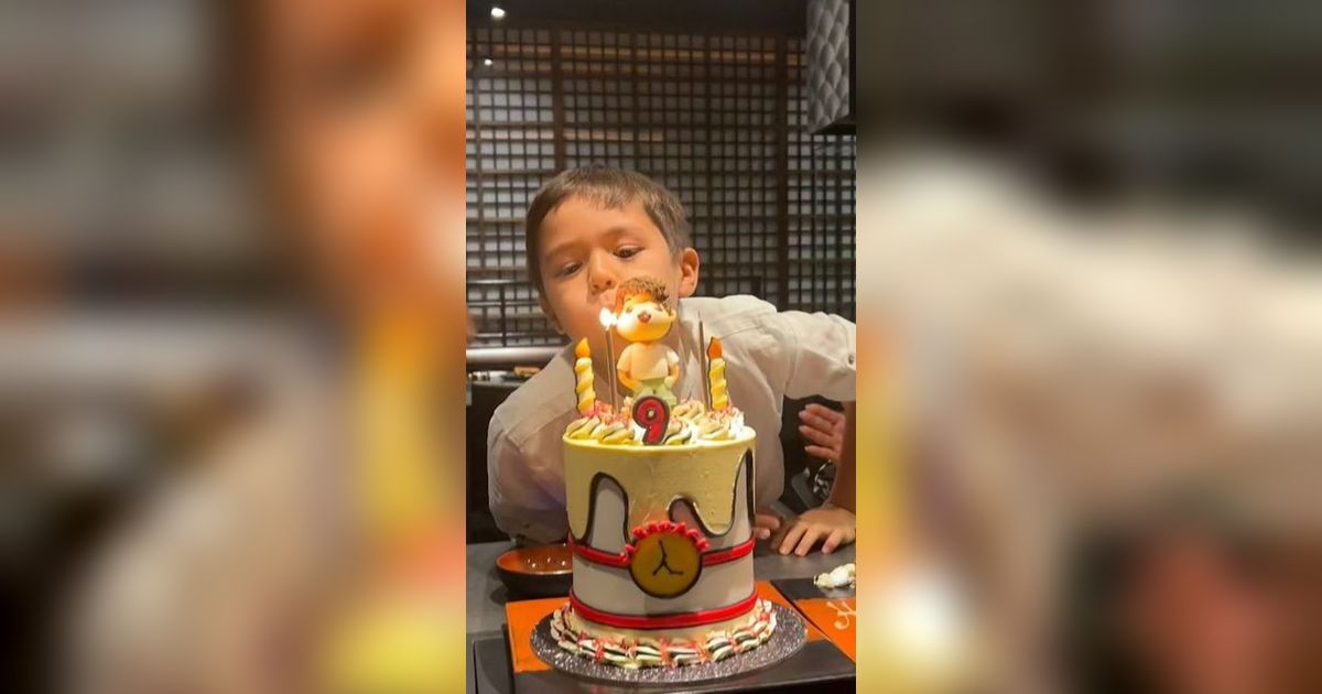 Genap Berusia 9 Tahun, Intip Potret El Barack Anak Jessica Iskandar yang Doyan Jajanan Kaki Lima