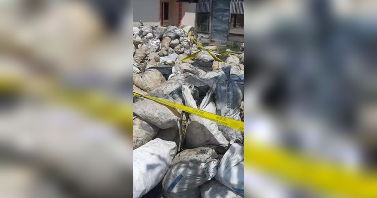 Viral Warga Bengkalis Temukan Segepok Uang dan Sajam di Selokan, Jumlahnya Ditaksir Ratusan Juta
