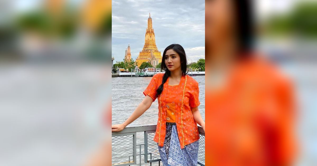 Anggunnya Febby Rastanty Berkebaya di Thailand, Dipuji Cantiknya Indonesia Banget