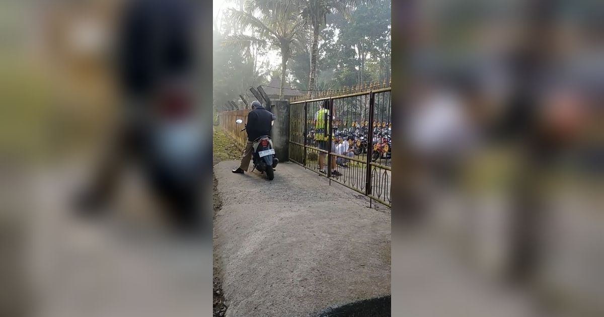 Viral Guru Telat Datang ke Sekolah Dilarang Masuk Siswa di Pintu Gerbang, Jadi Sorotan Warganet