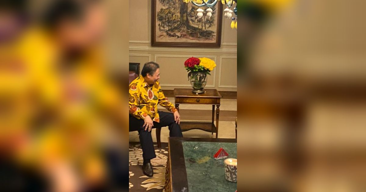 Bertemu dengan Puan Maharani, Airlangga: Pasti Bicara Politik