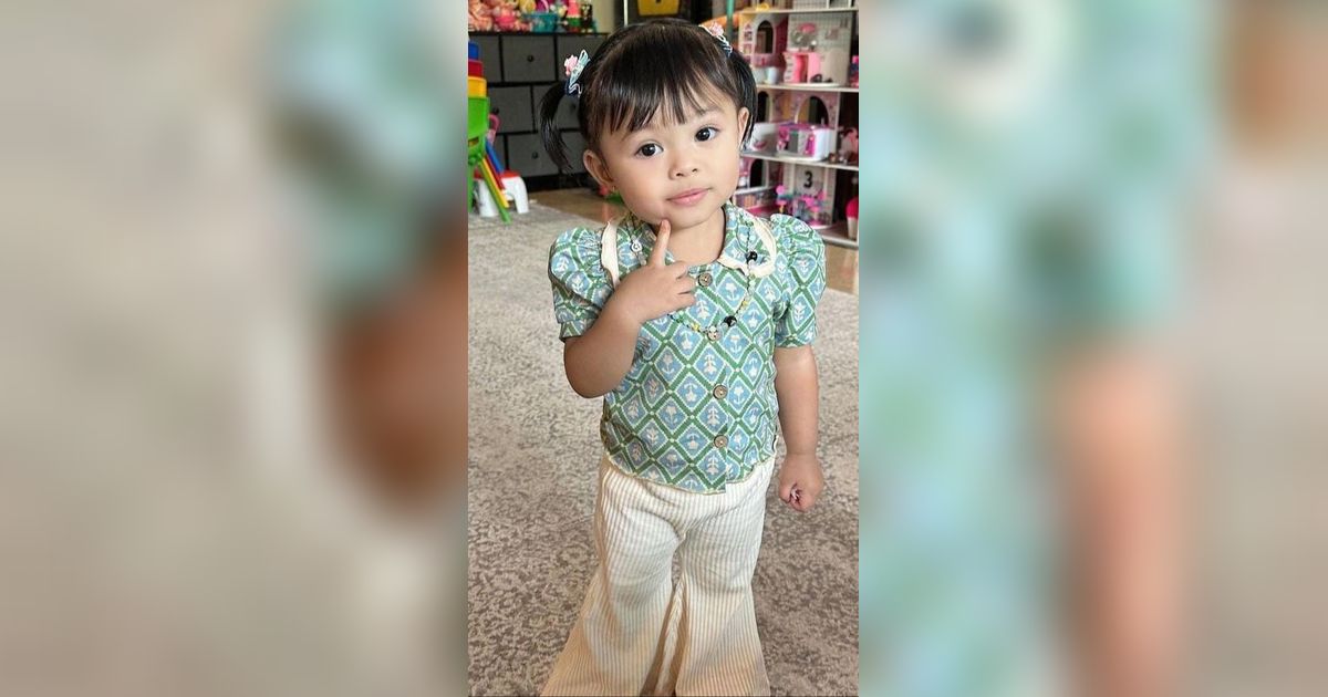 Baby Ameenna Tampil Cantik dan Modis Pas Mau Sekolah, Outfitnya Buat Netizen Terpesona