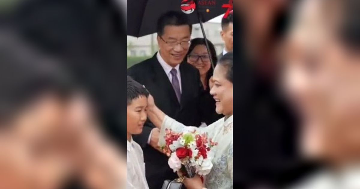 Tunjukkan Kasih Sayang pada Anak yang Beri Sambutan di China, Aksi Ibu Iriana Tuai Pujian