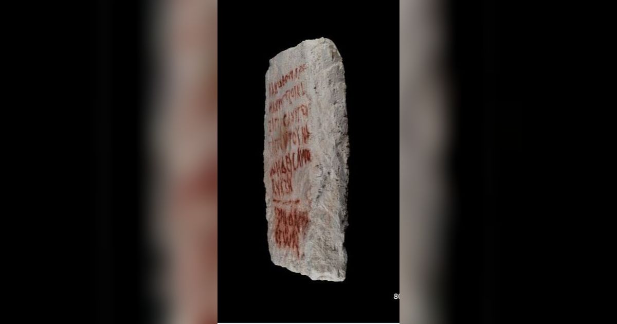 Ada Pesan Menyeramkan di Batu Nisan Berusia 1800 Tahun, Diduga Ditulis dengan Darah, Begini Bunyinya