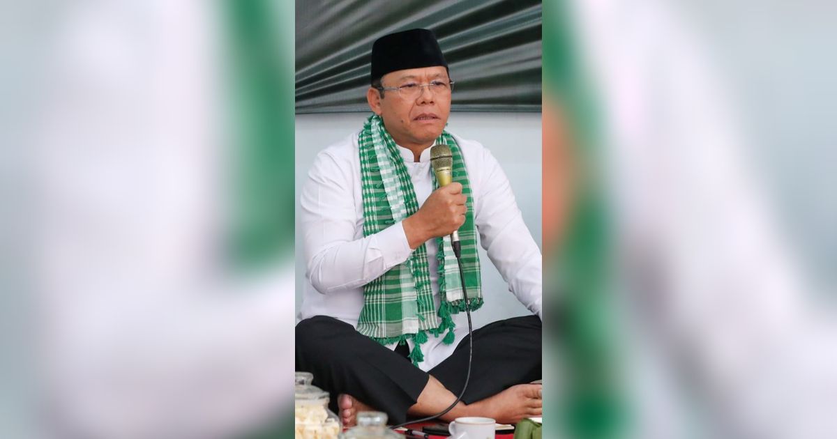 Plt Ketum PPP Sowan ke Ponpes Miftakhurrosyidin, Ajak Kiai-Santri Sukseskan Pemilu 2024