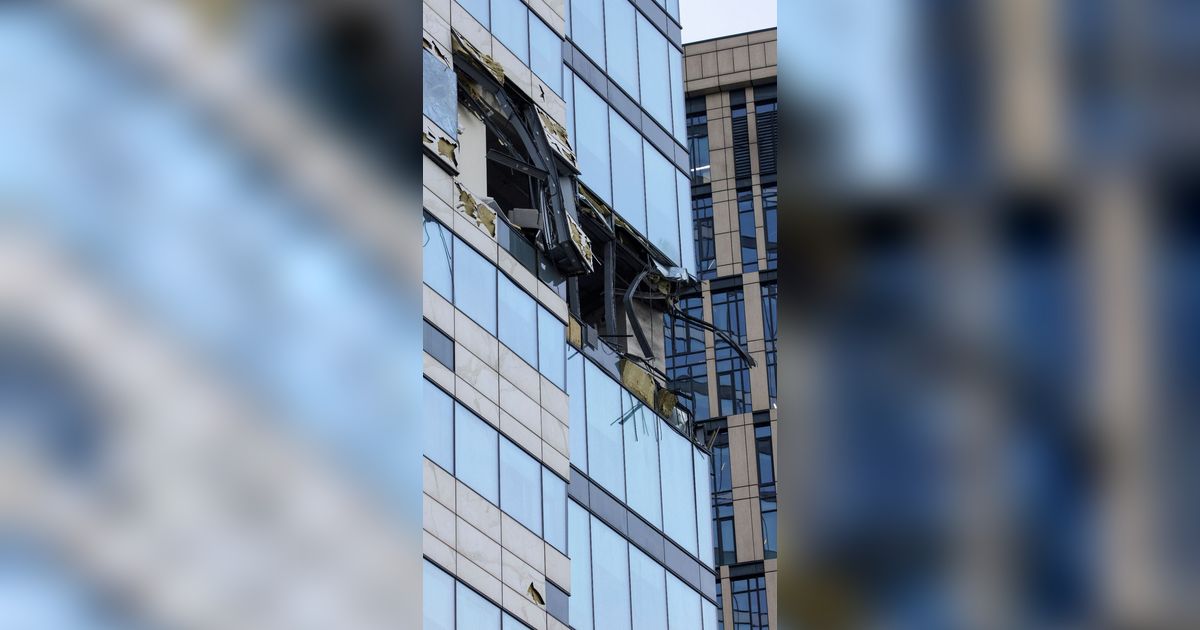 FOTO: Teror Serangan Drone Ukraina Hancurkan Gedung Perkantoran di Moskow