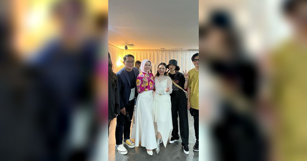 Momen Ridwan Kamil dan Atalia Nonton Konser Afgan, Foto Bareng Para Artis