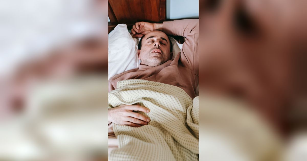 8 Pemicu Kebiasaan Mendengkur saat Tidur
