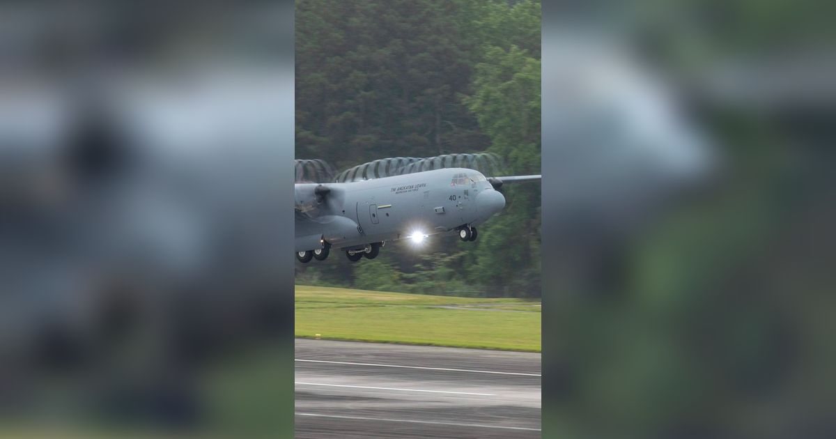 VIDEO: Menhan Prabowo Serahkan Pesawat Super Hercules C-130 ke TNI AU