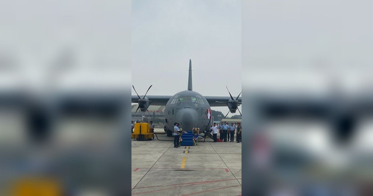 VIDEO: Menhan Prabowo Jajal Langsung Pesawat Super Hercules C-130J