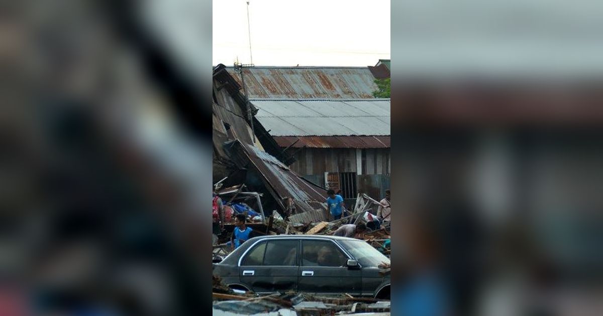 Bocah Ngaku Yatim Piatu Korban Tsunami Palu Terlantar di Tol, Jalan Kaki dari Takalar ke Makassar