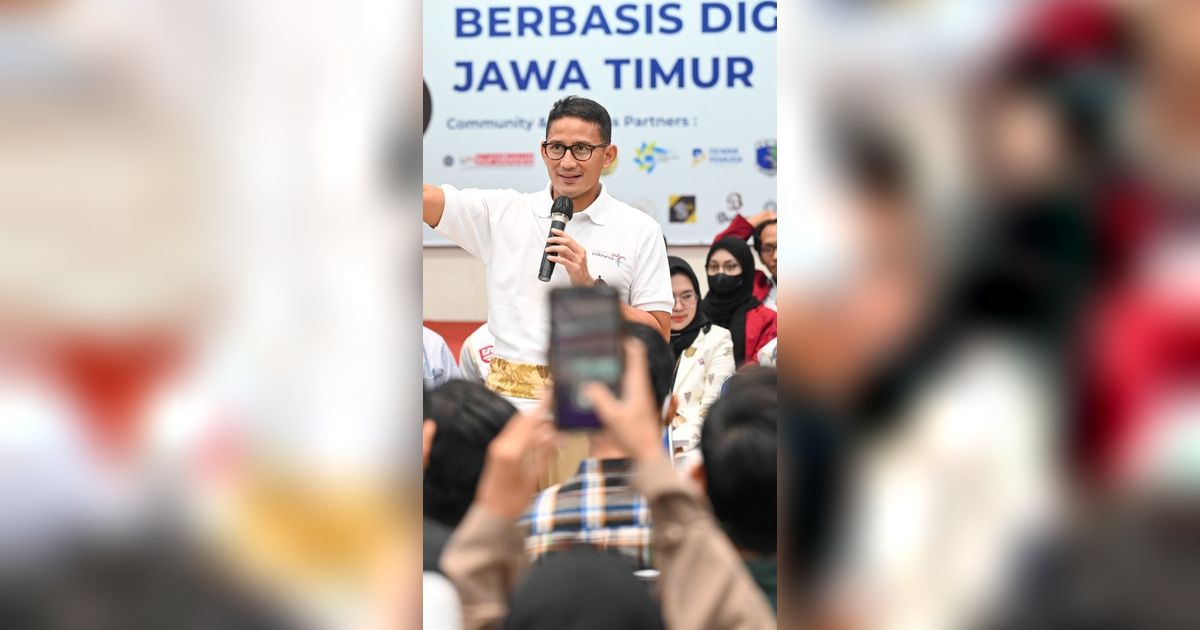 Sandiaga Puji Baju Karya Anak Muda PYCH Binaan BIN