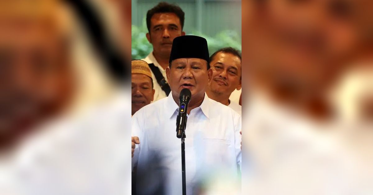 Kelakar Prabowo ke Effendi Simbolon: Jangan Galak-Galak Pak