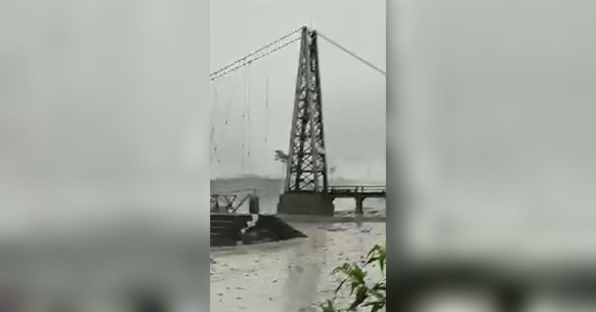 Diterjang Banjir Lahar Semeru, Sejumlah Jembatan di Lumajang Putus