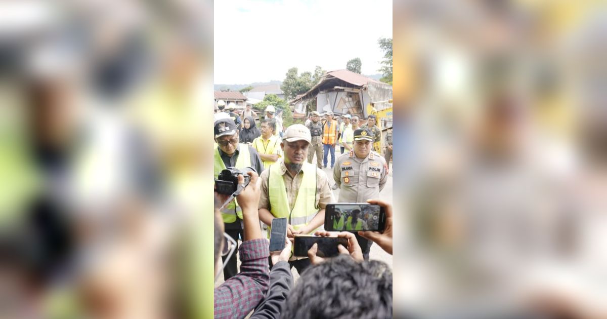 Gubernur Andi Sudirman Tinjau Lokasi Pembangunan Jembatan Sungai Malango di Torut