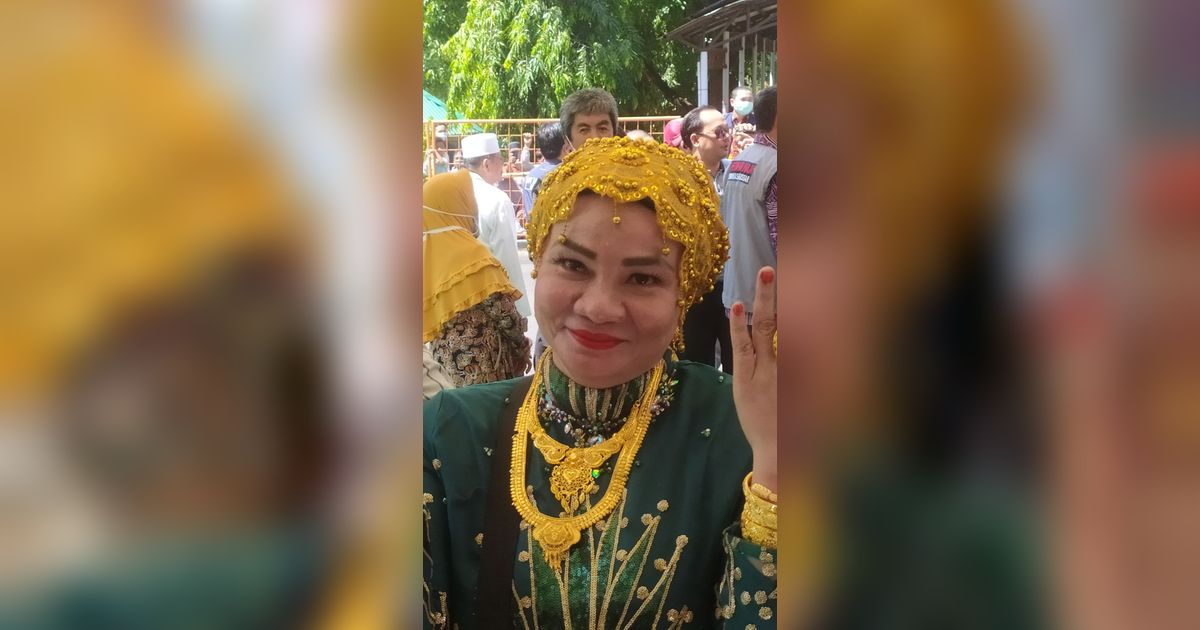 Budaya Glamor Jemaah Bugis Usai Naik Haji