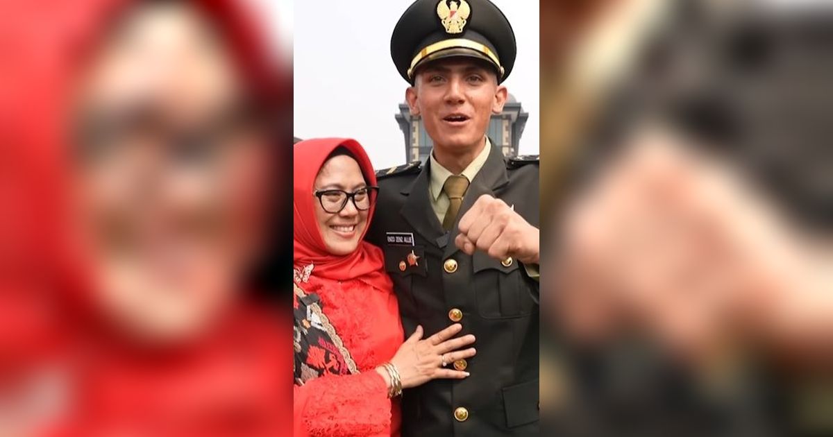 Peluk Mesra Sang Bunda, Letda Inf Enzo Langsung Teriak Usai Lulus Jadi Perwira TNI AD