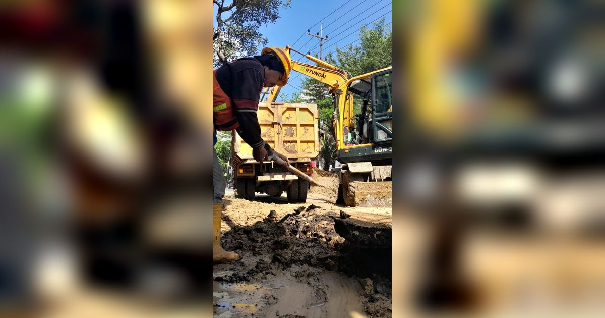 Ini Penyebab Jalan Pasar Kembang di Surabaya Meletus