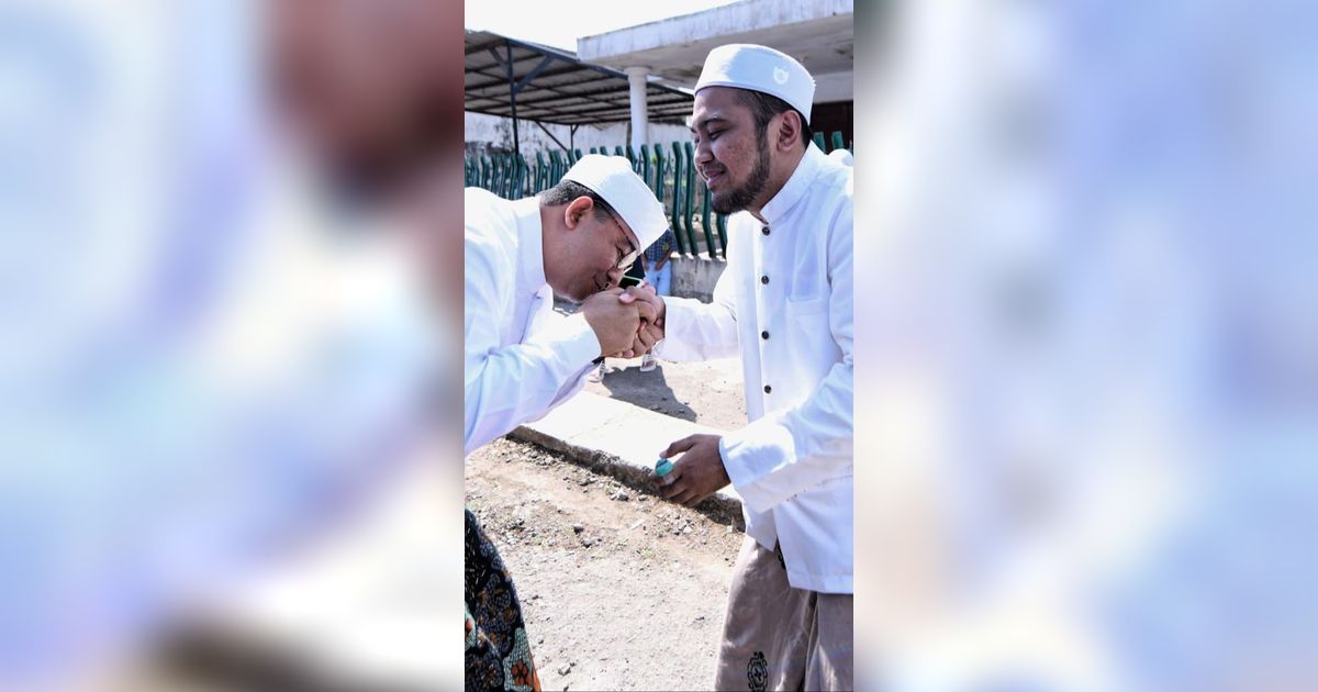 Berkunjung ke Dua Ponpes di Bondowoso, Anies Minta Arahan dan Petunjuk Kiai