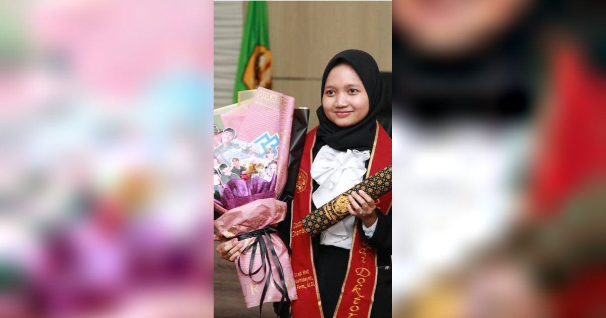 Raih Gelar Doktor di Usia 25 Tahun, Ini Kisah Wiwit Nurhidayah yang Menginspirasi