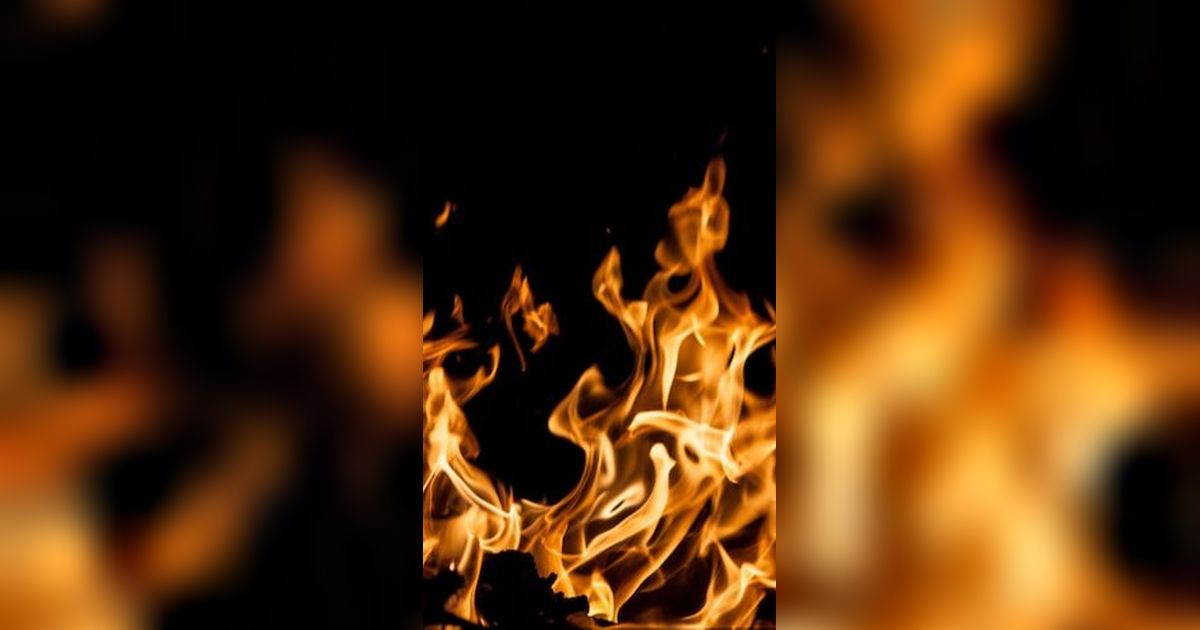 Potret Pilu Sekolah di Ponorogo Ludes Terbakar, Guru Menangis Puluhan Siswa Mengungsi