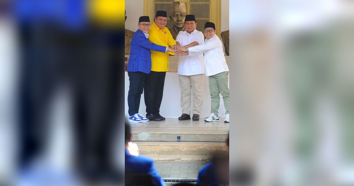 FOTO: Momen Golkar dan PAN Dukung Prabowo Capres, Jabatan Tangan Erat hingga Senyum Semringah Warnai Deklarasi