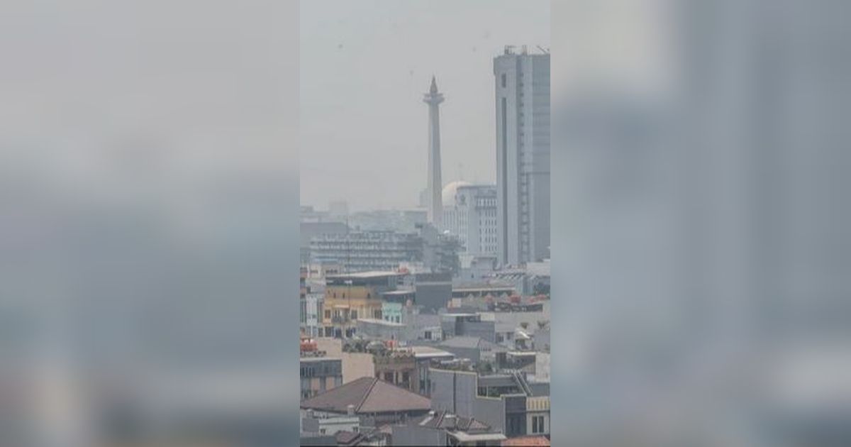 Parahnya Penampakan Polusi Udara Jakarta Dilihat dari Atas Pesawat Terbang, Padahal Masih Siang Bolong
