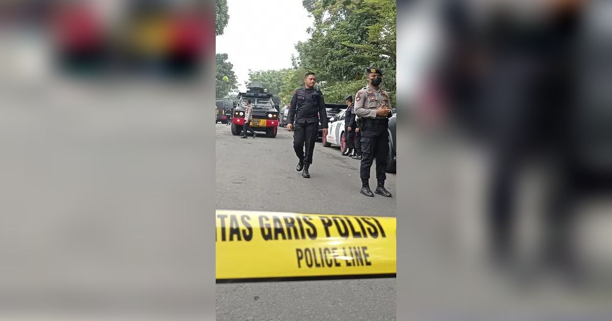 VIDEO: Detik-Detik Densus 88 Tangkap Pegawai BUMN Terduga Teroris, Ada Ribuan Peluru dan Bendera ISIS