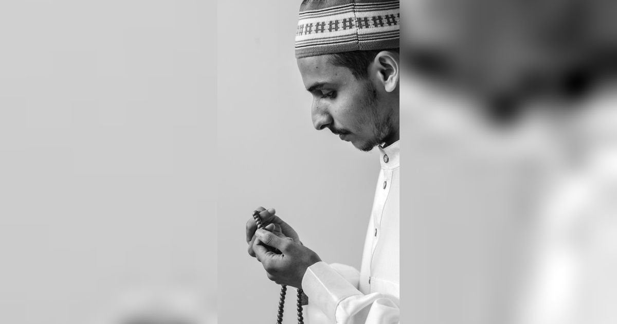 Bacaan Sholawat Nariyah Lengkap Latin dan Artinya, Ketahui Keutamaannya