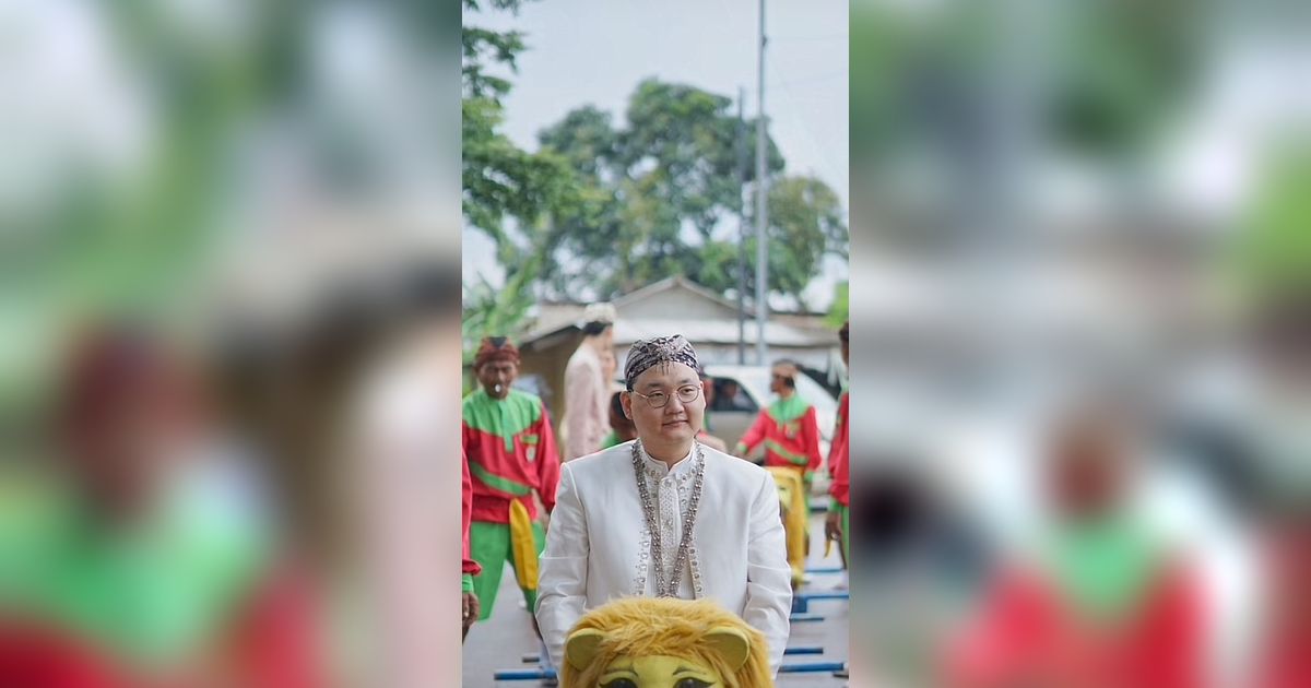 Viral Pria Jepang Nikahi Wanita Subang, Ekspresi Tegang Jalani Tradisi Sisingaan Jadi Sorotan