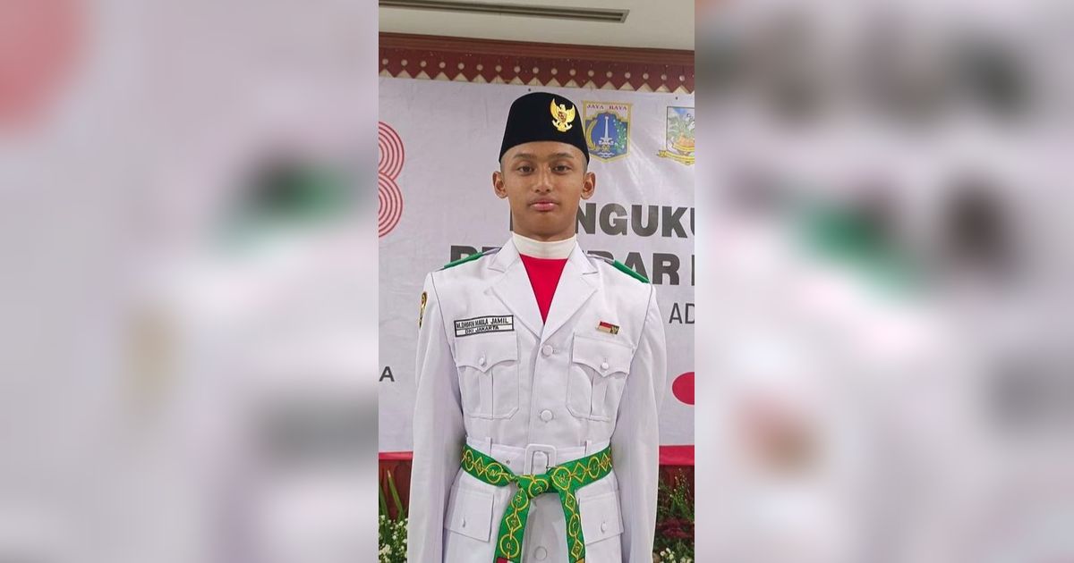 8 Potret Dhofin, Anak dari Ibnu Jamil, Menjadi Salah Satu Anggota Paskibraka Kota Jakarta Selatan Yang Sangat Ganteng dan Gagah.