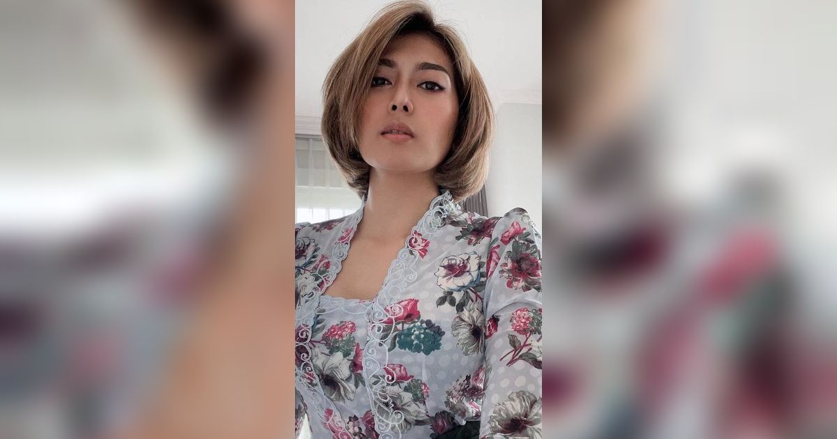 10 Foto Terkini Yenny AFI yang Kini Berjualan Rujak di Bali, Tidak Malu Memulai Usaha dari Awal - Membuat dan Mengemas Produk Sendiri