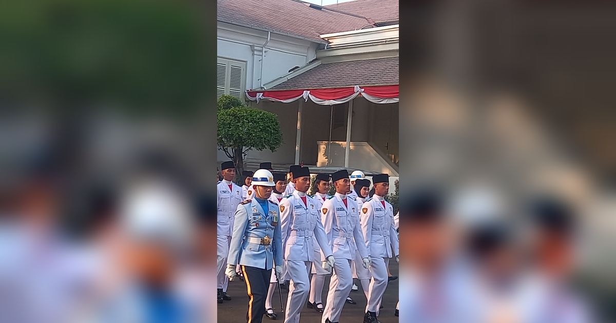 Keyla Azzahra Purnama, Paskibraka Asal Sumsel Pembawa Baki saat Penurunan Bendera Merah Putih di Istana