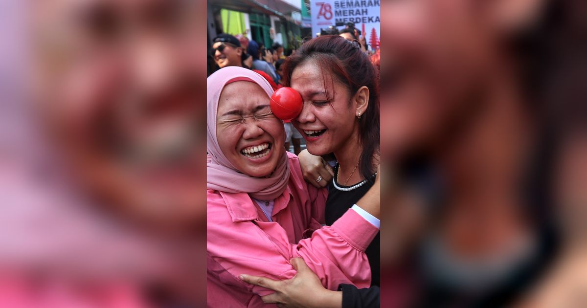 FOTO: Intip Keseruan Warga Menteng Mengikuti Ragam Lomba Permainan Rakyat hingga Mengundang Tawa Terbahak-Bahak