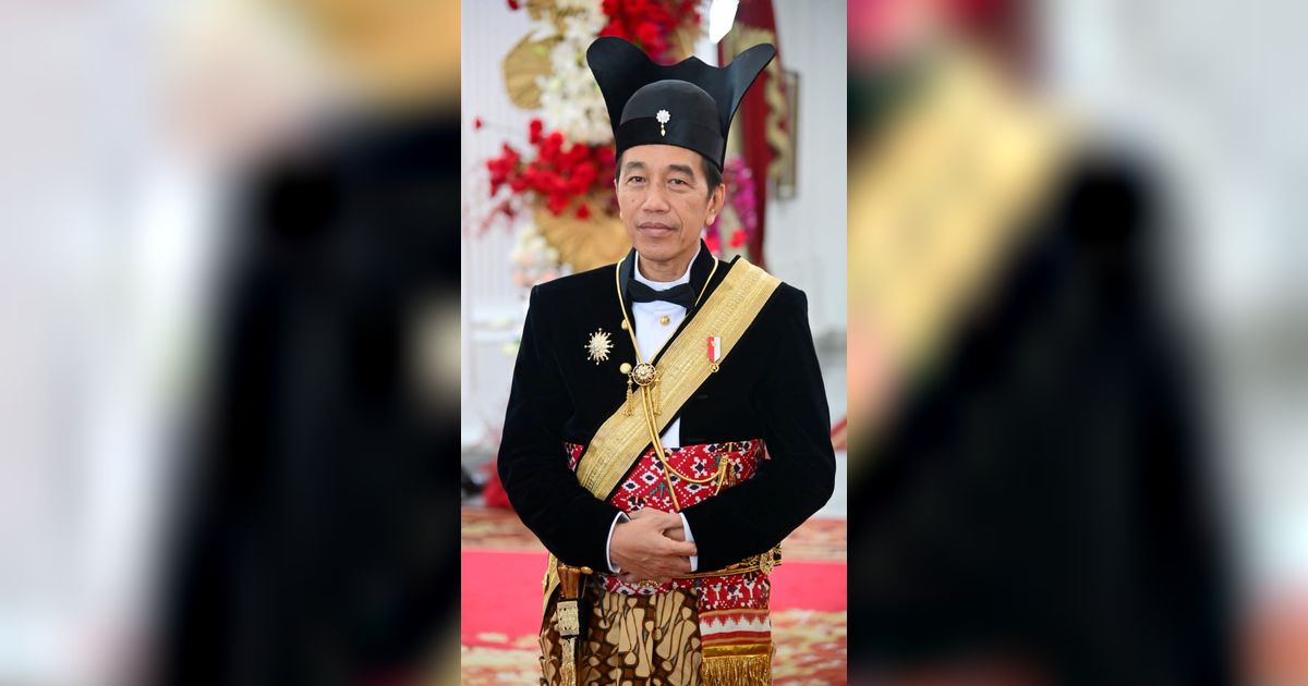 Jokowi Kenakan Ageman Songkok Singkepan Ageng, Maknanya 'Pemakainya Sosok Panglima Tertinggi'