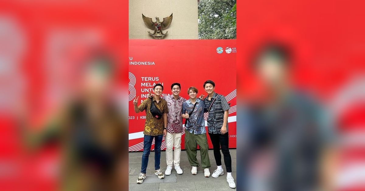 Sedang Liburan, Ini Momen Jerome Polin dan Waseda Boys Ikut Upacara 17-an di China