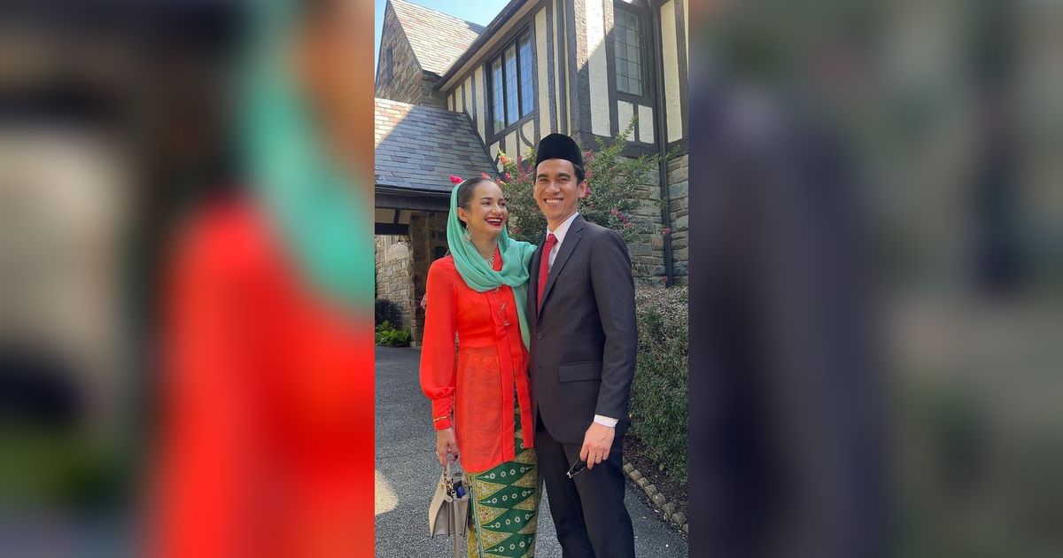 Menetap di Amerika Kini, Gaya Enzy Storia dan Pasangan Saat Hadiri Upacara Kemerdekaan di Washington DC - Tampilan Kebaya Memikat Perhatian